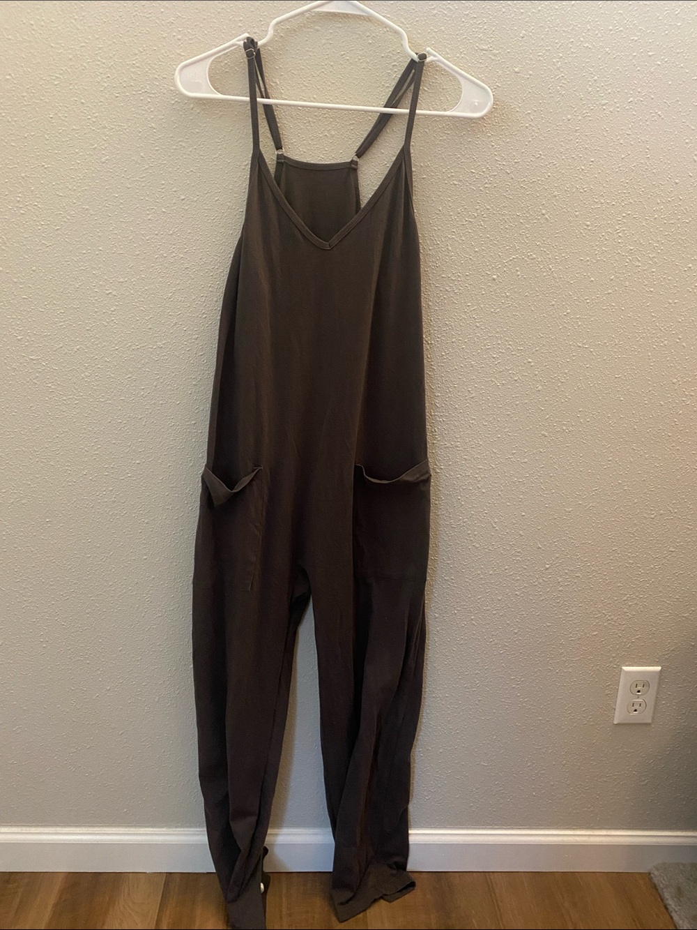 Women’s Brown Sleeveless Jumpsuit with Pockets